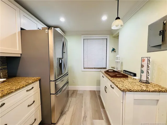 $5,100 | 10044 South Ocean Drive, Unit 203, Jensen Beach, FL 34957