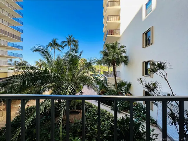 $5,100 | 10044 South Ocean Drive, Unit 203, Jensen Beach, FL 34957