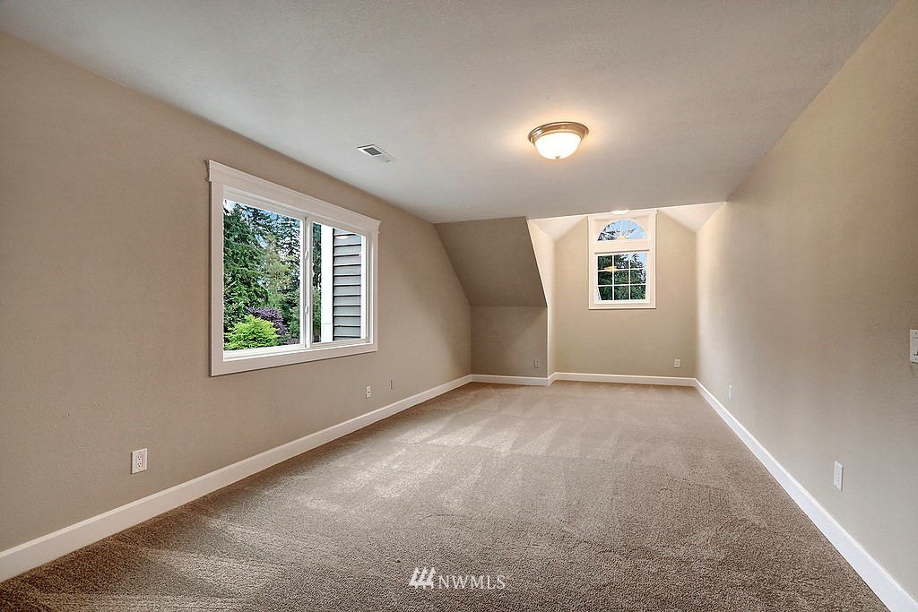 3119 165th Place Southeast Bothell, WA 98012 - Photo 11 of 18 Gallery Image 11
