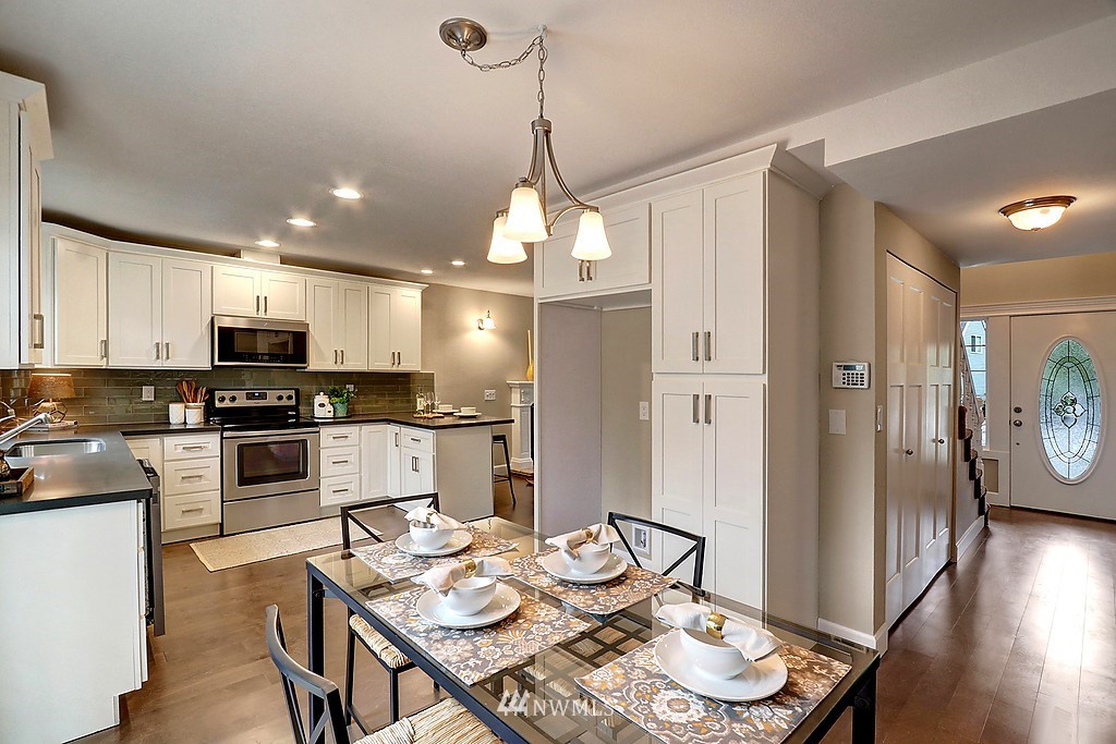 3119 165th Place Southeast Bothell, WA 98012 - Photo 4 of 18 Gallery Image 4