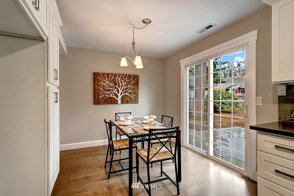 3119 165th Place Southeast Bothell, WA 98012 - Photo 6 of 18 Gallery Image 6
