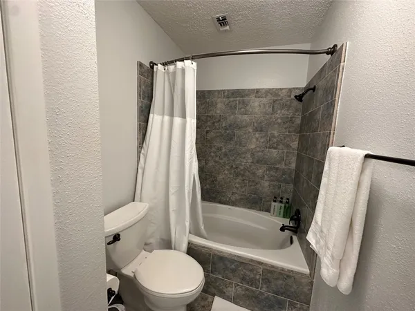 $1,900 | 13821 Hollowgreen Drive, Houston, TX 77082