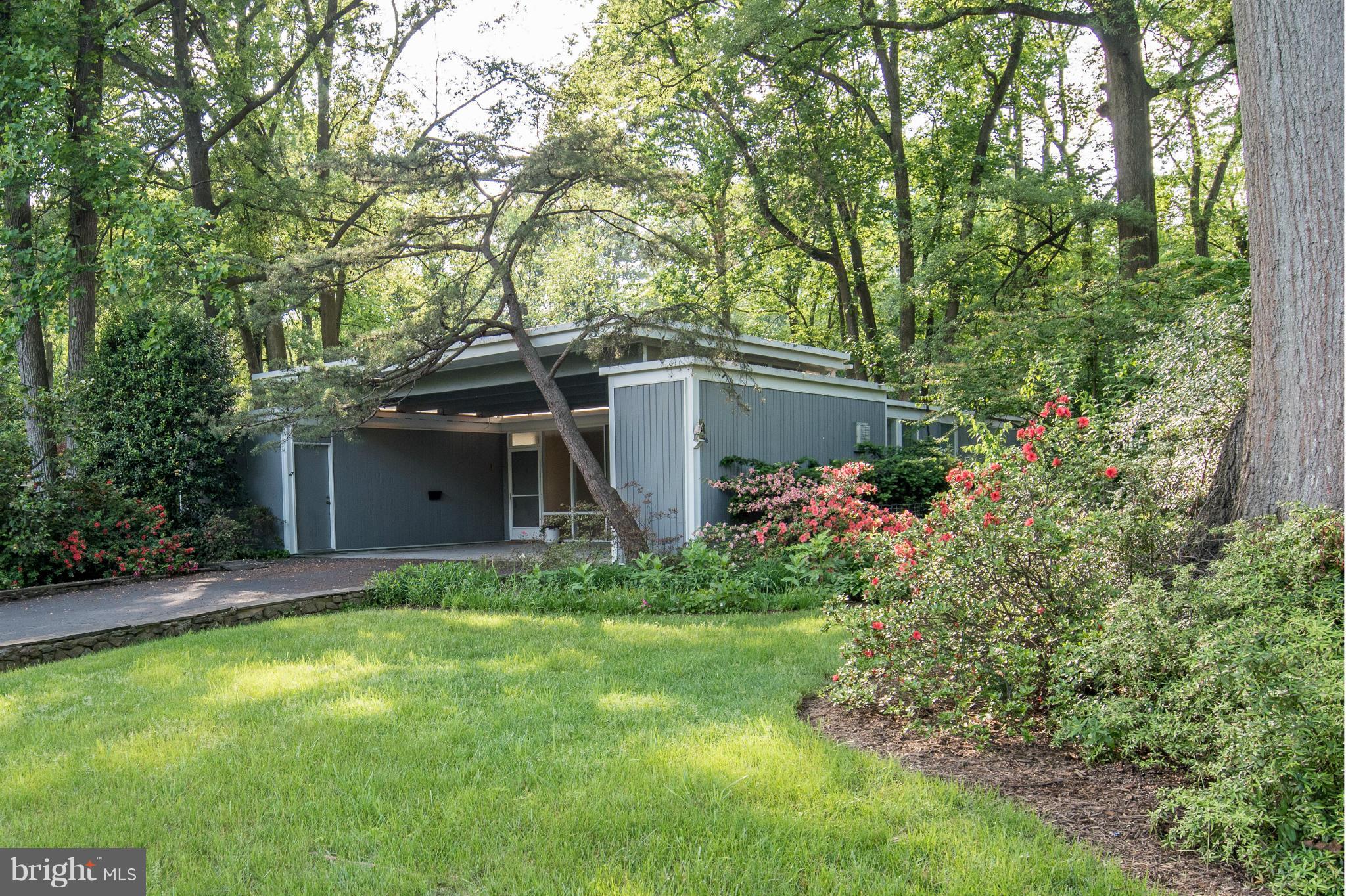 7608 Elba Road Alexandria, VA 22306 - Photo 1 of 24 Exterior (Front)