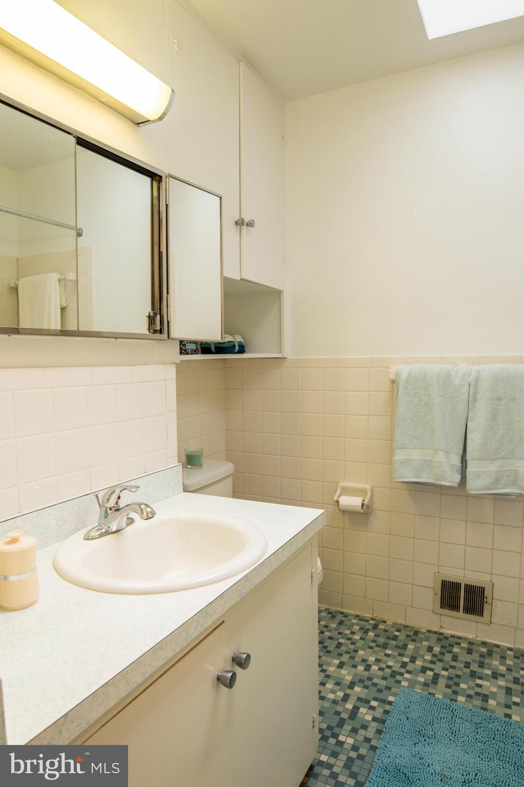 7608 Elba Road Alexandria, VA 22306 - Photo 15 of 24 Bath