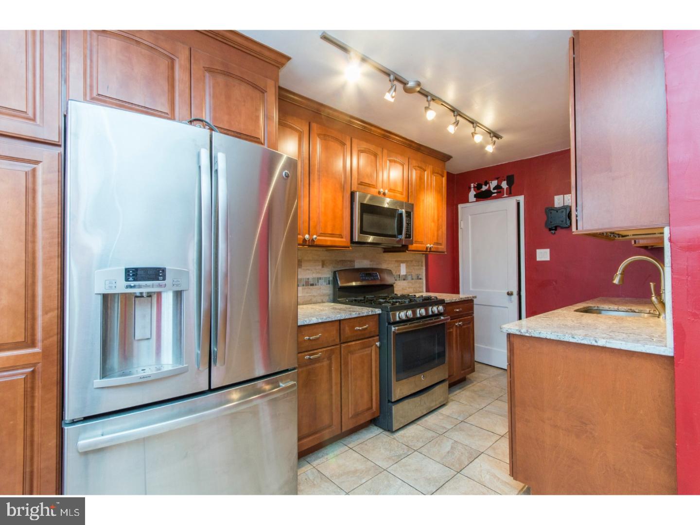 8308 Lynnewood Road Philadelphia, PA 19150 - Photo 3 of 15