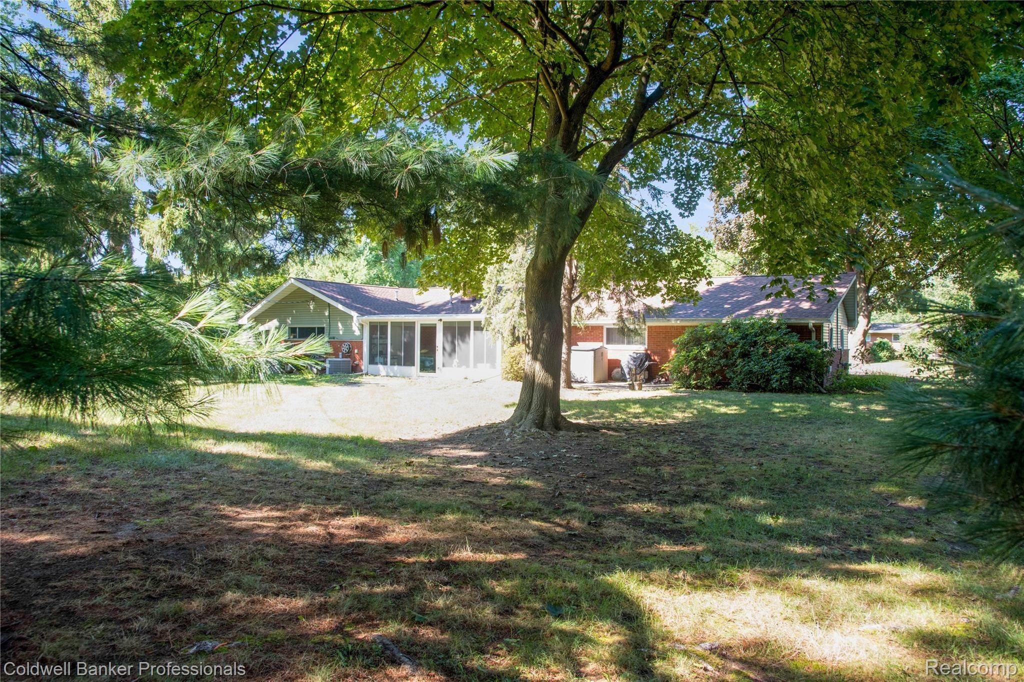 2951 Acorn Road Bloomfield Hills, MI 48302 - Photo 15 of 17 7753-2020 2951 Acorn BH 2611.jpg
