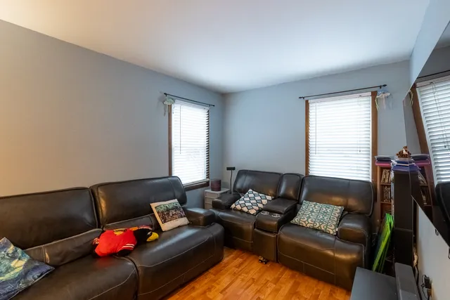 $315,000 | 873 Shady Lane, Aurora, IL 60506