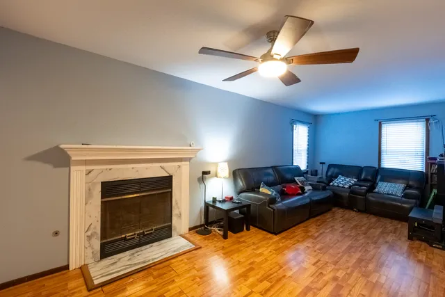 $315,000 | 873 Shady Lane, Aurora, IL 60506