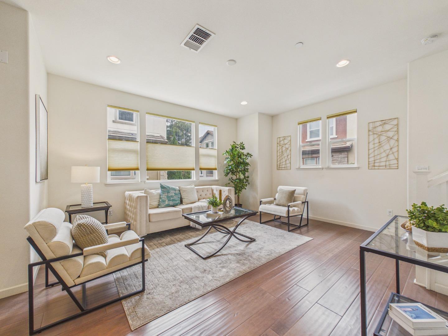1575 Bleecker Street Milpitas, CA 95035 - Photo 3 of 28