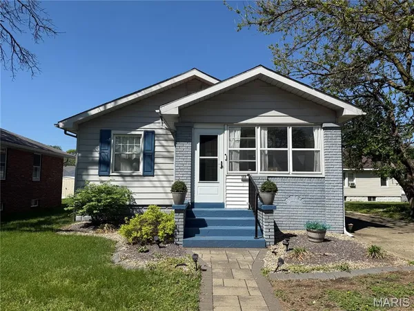 $135,000 | 566 Hamilton Avenue, Wood River, IL 62095