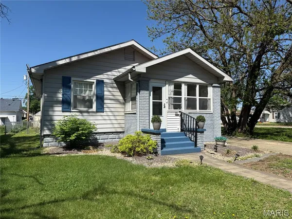 $135,000 | 566 Hamilton Avenue, Wood River, IL 62095