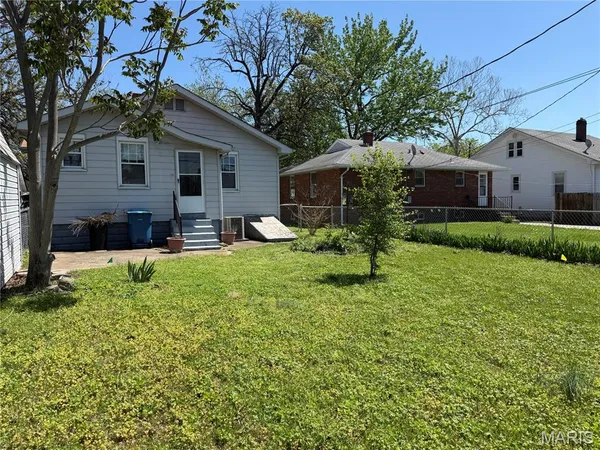 $135,000 | 566 Hamilton Avenue, Wood River, IL 62095