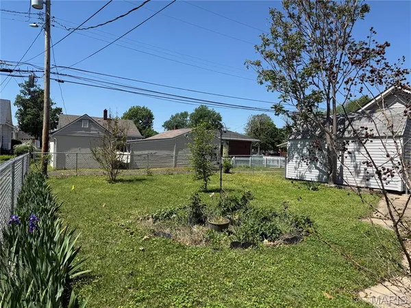 $135,000 | 566 Hamilton Avenue, Wood River, IL 62095