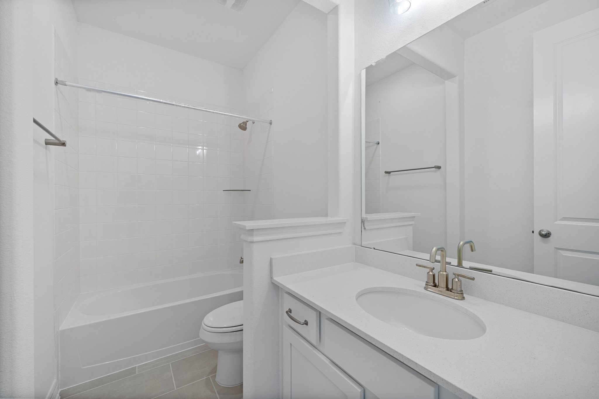 5019 Field Sparrow Lane Rosenberg, TX 77471 - Photo 5 of 19 Note: Sample product photo. Actual exterior and interior selections may vary by homesite. Photo may be virtually staged