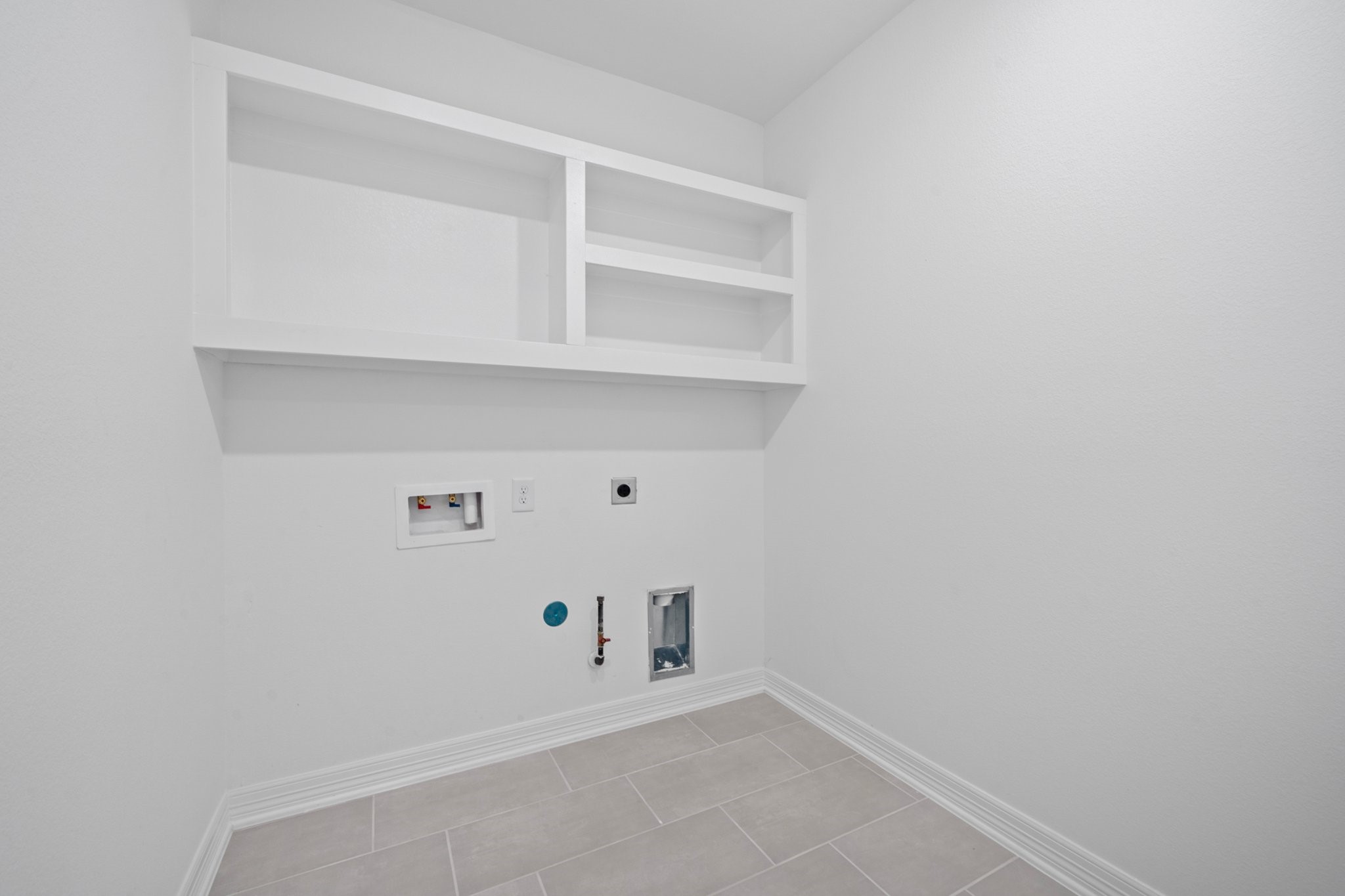 5019 Field Sparrow Lane Rosenberg, TX 77471 - Photo 7 of 19 Note: Sample product photo. Actual exterior and interior selections may vary by homesite. Photo may be virtually staged