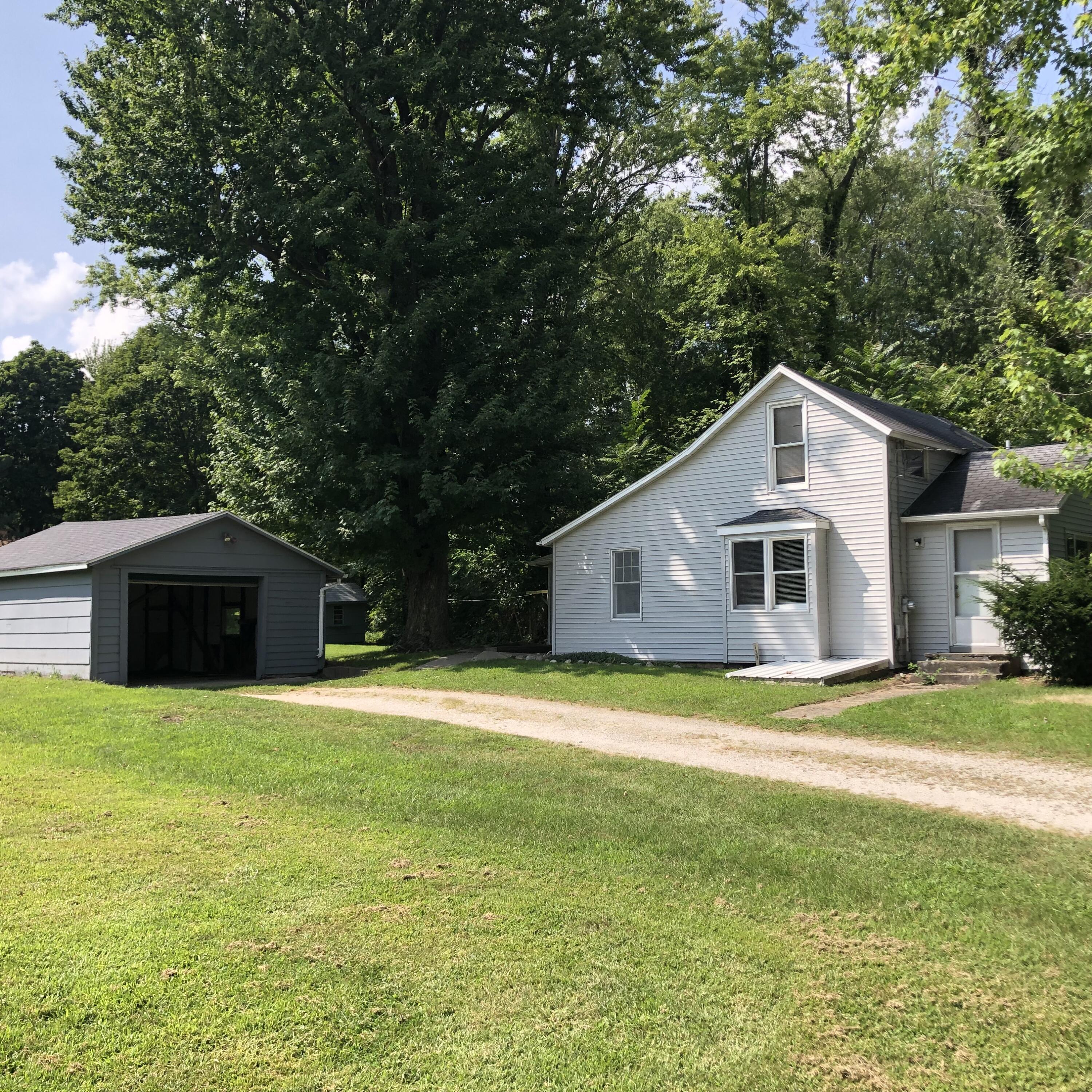 129 Phillips Street Colon, MI 49040 - Photo 1 of 16 IMG_8221