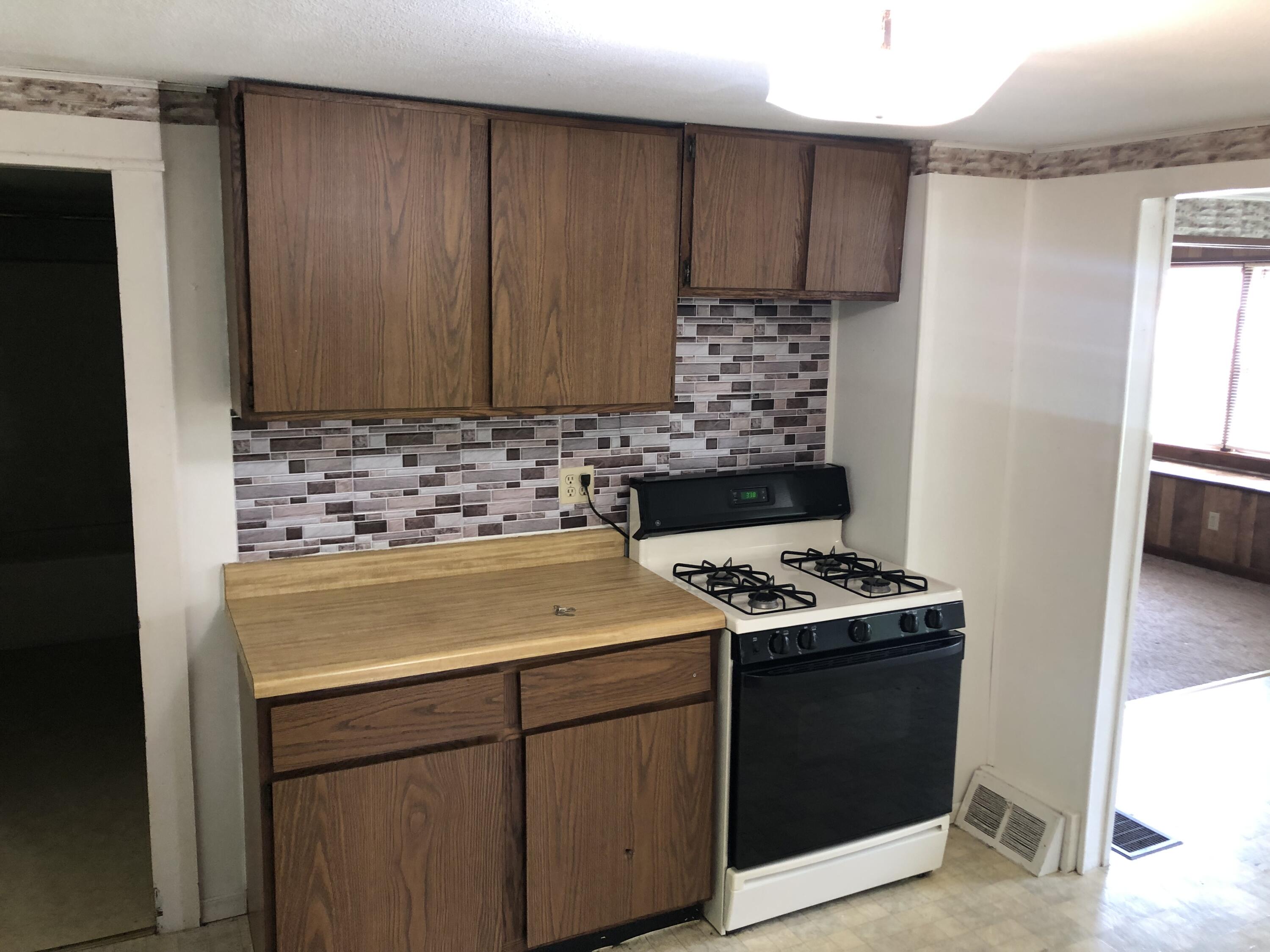129 Phillips Street Colon, MI 49040 - Photo 5 of 16 IMG_8213