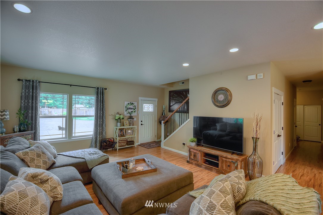 11800 Littlerock Road Southwest Olympia, WA 98512 - Photo 3 of 22 Gallery Image 3
