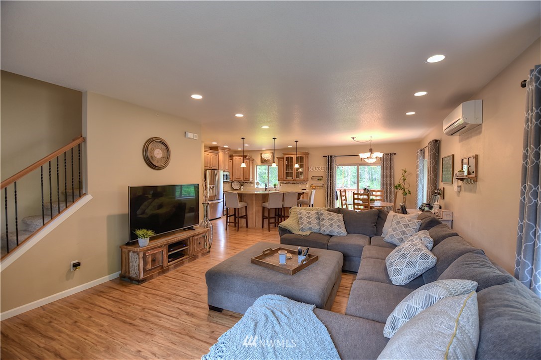 11800 Littlerock Road Southwest Olympia, WA 98512 - Photo 4 of 22 Gallery Image 4