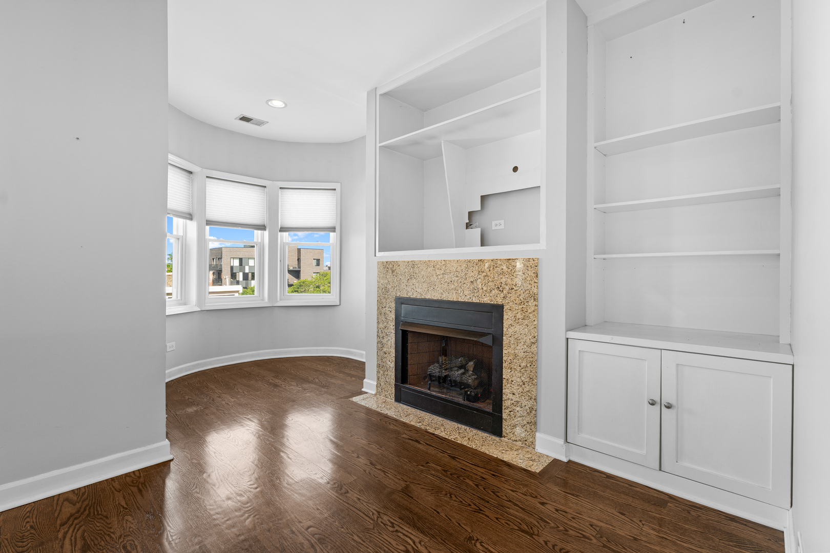 529 North Racine Avenue, Unit 3 Chicago, IL 60642 - Photo 11 of 22