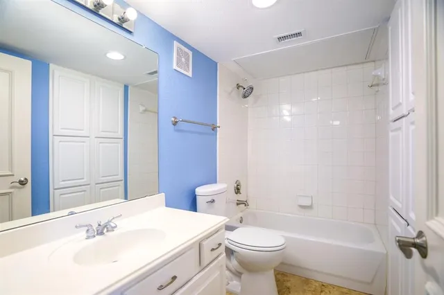 $574,900 | 2205 Canton Street, Unit 107, Dallas, TX 75201