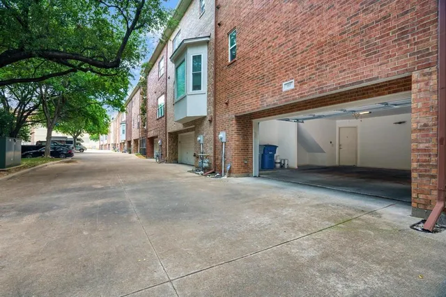 $574,900 | 2205 Canton Street, Unit 107, Dallas, TX 75201