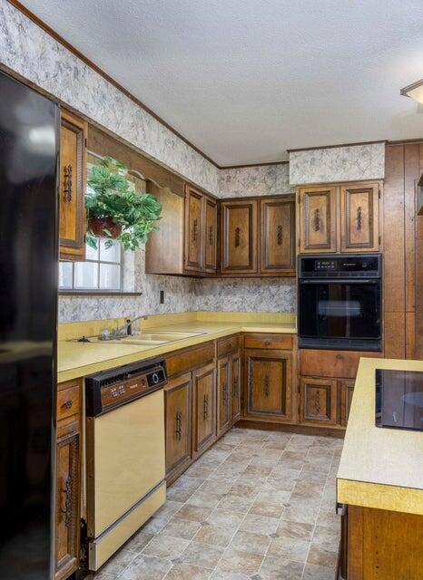 1267 Shaver Road Dayton, TN 37321 - Photo 10 of 41 Kitchen
