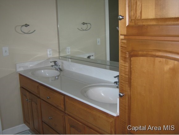 447 Brahler Lane Springfield, IL 62711 - Photo 13 of 24