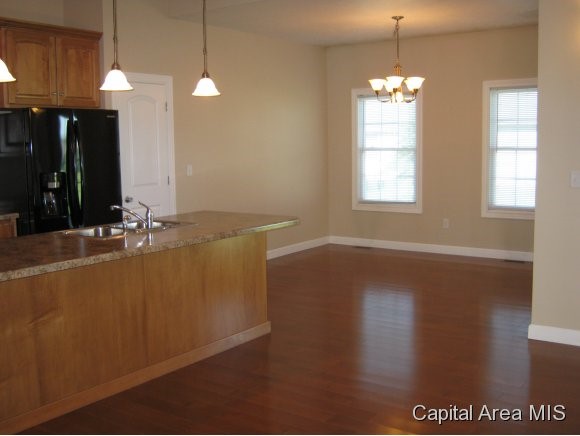 447 Brahler Lane Springfield, IL 62711 - Photo 4 of 24