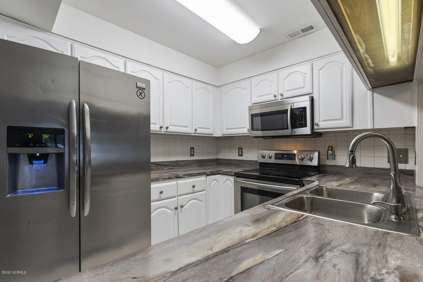 1507 Military Cutoff Road, Unit 111 Wilmington, NC 28403 - Photo 15 of 42 10_DSC05788_mls