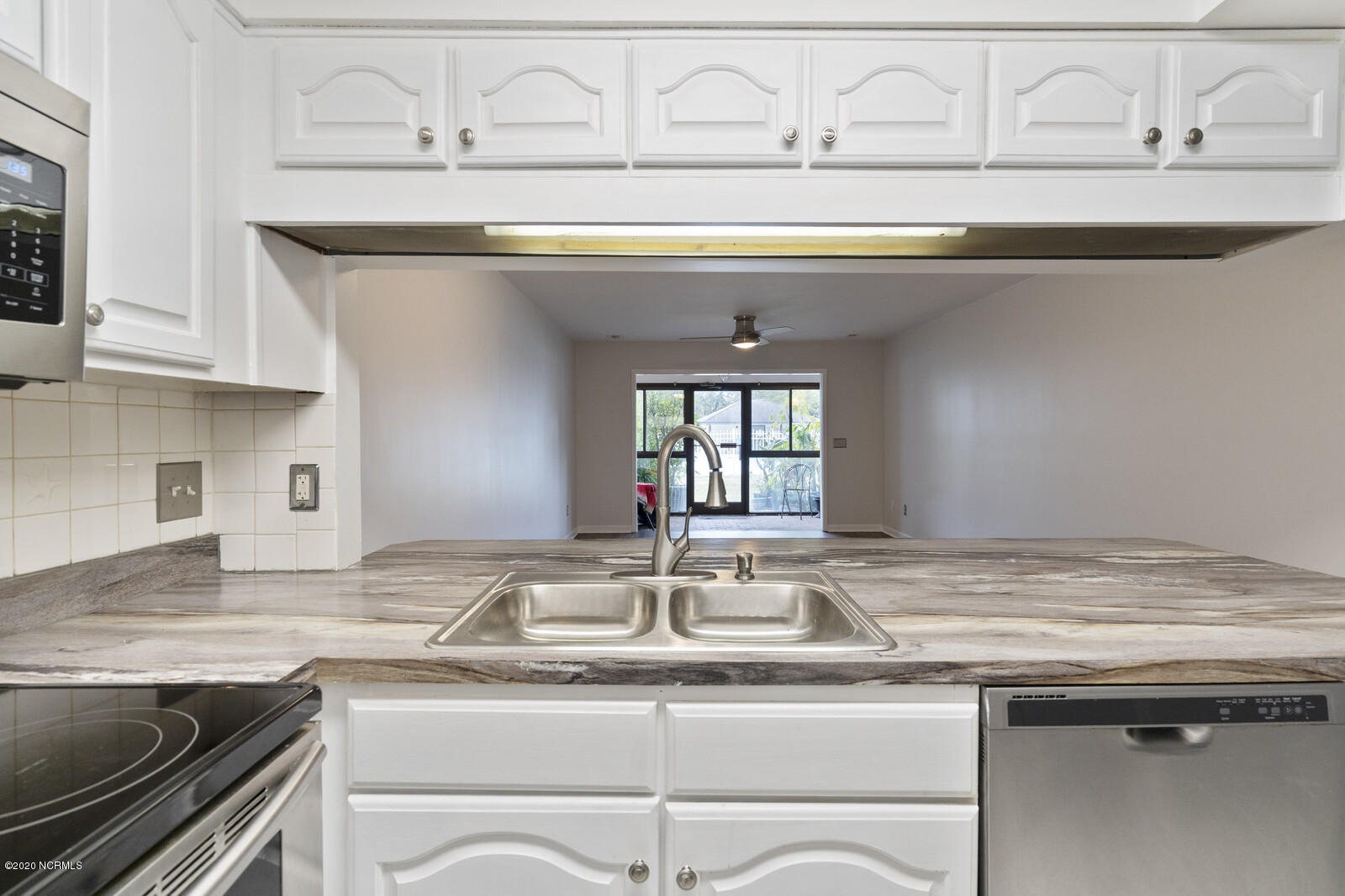 1507 Military Cutoff Road, Unit 111 Wilmington, NC 28403 - Photo 17 of 42 12_DSC05808_mls