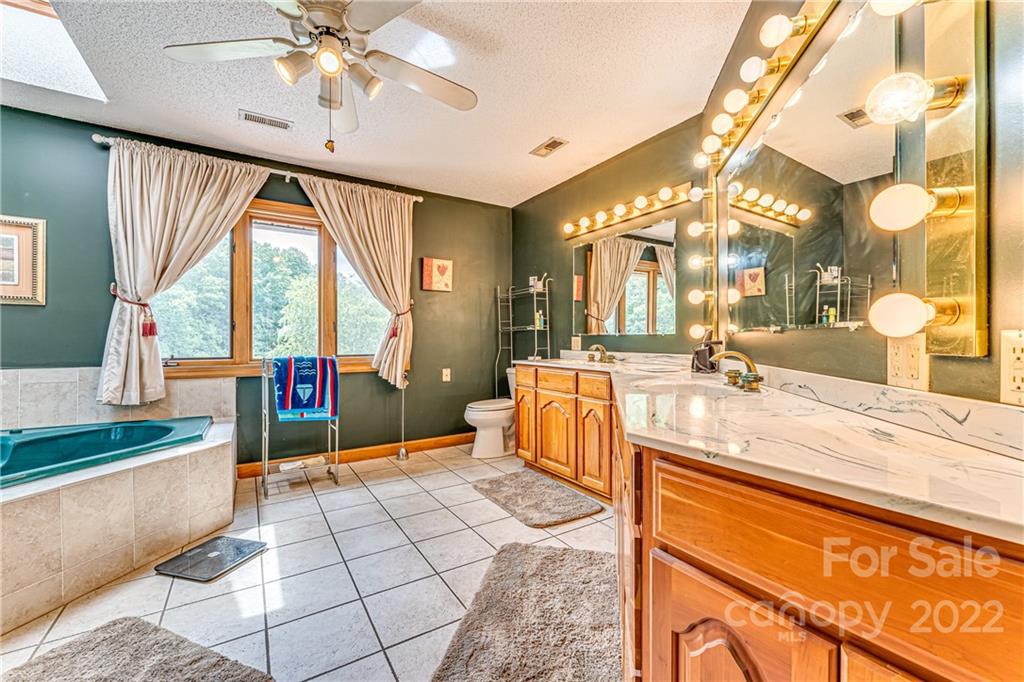 22 Barclay Road Candler, NC 28715 - Photo 36 of 48 Gallery Image 36