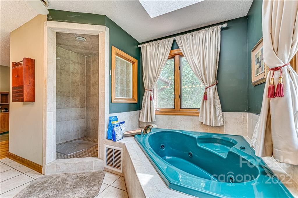 22 Barclay Road Candler, NC 28715 - Photo 39 of 48 Gallery Image 39
