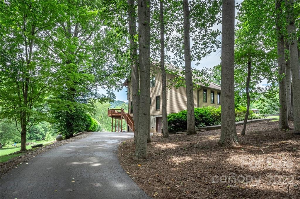 22 Barclay Road Candler, NC 28715 - Photo 8 of 48 Gallery Image 8