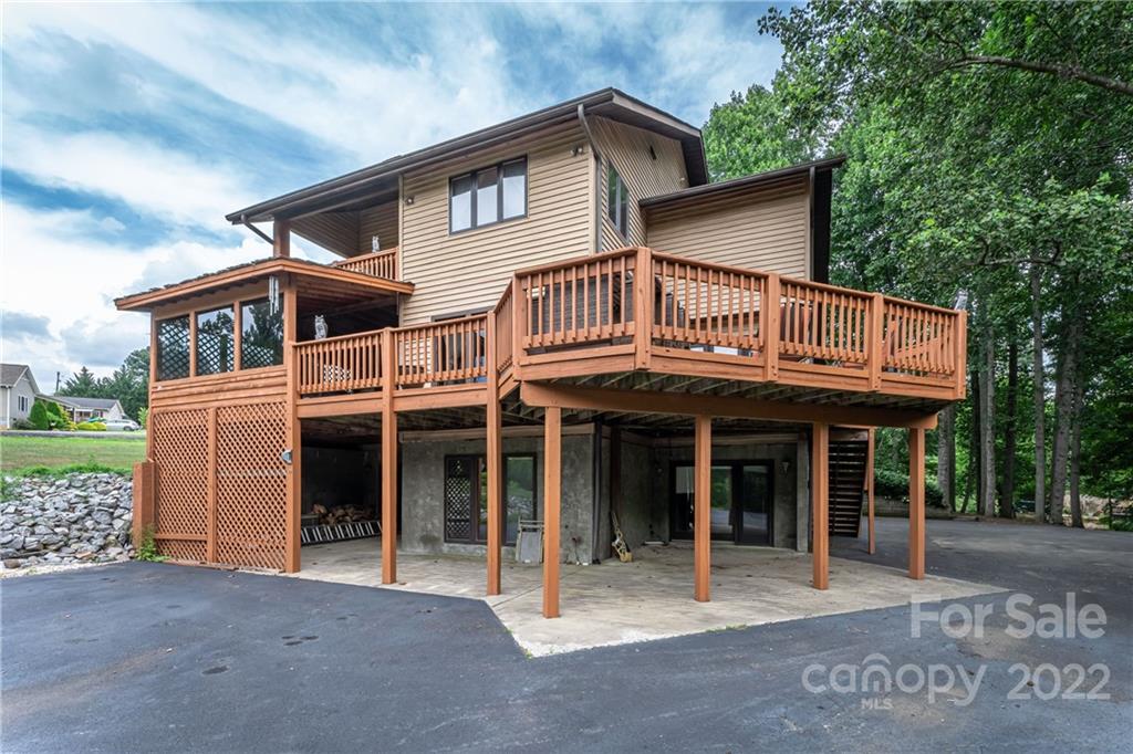 22 Barclay Road Candler, NC 28715 - Photo 10 of 48 Gallery Image 10