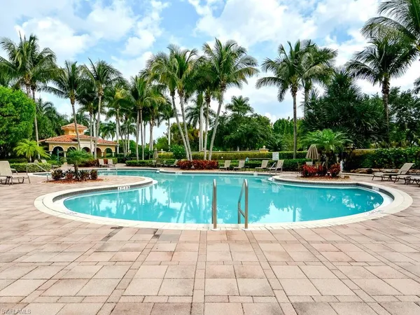 $16,000 | 2605 Estrella Drive, Unit PH3, Naples, FL 34109