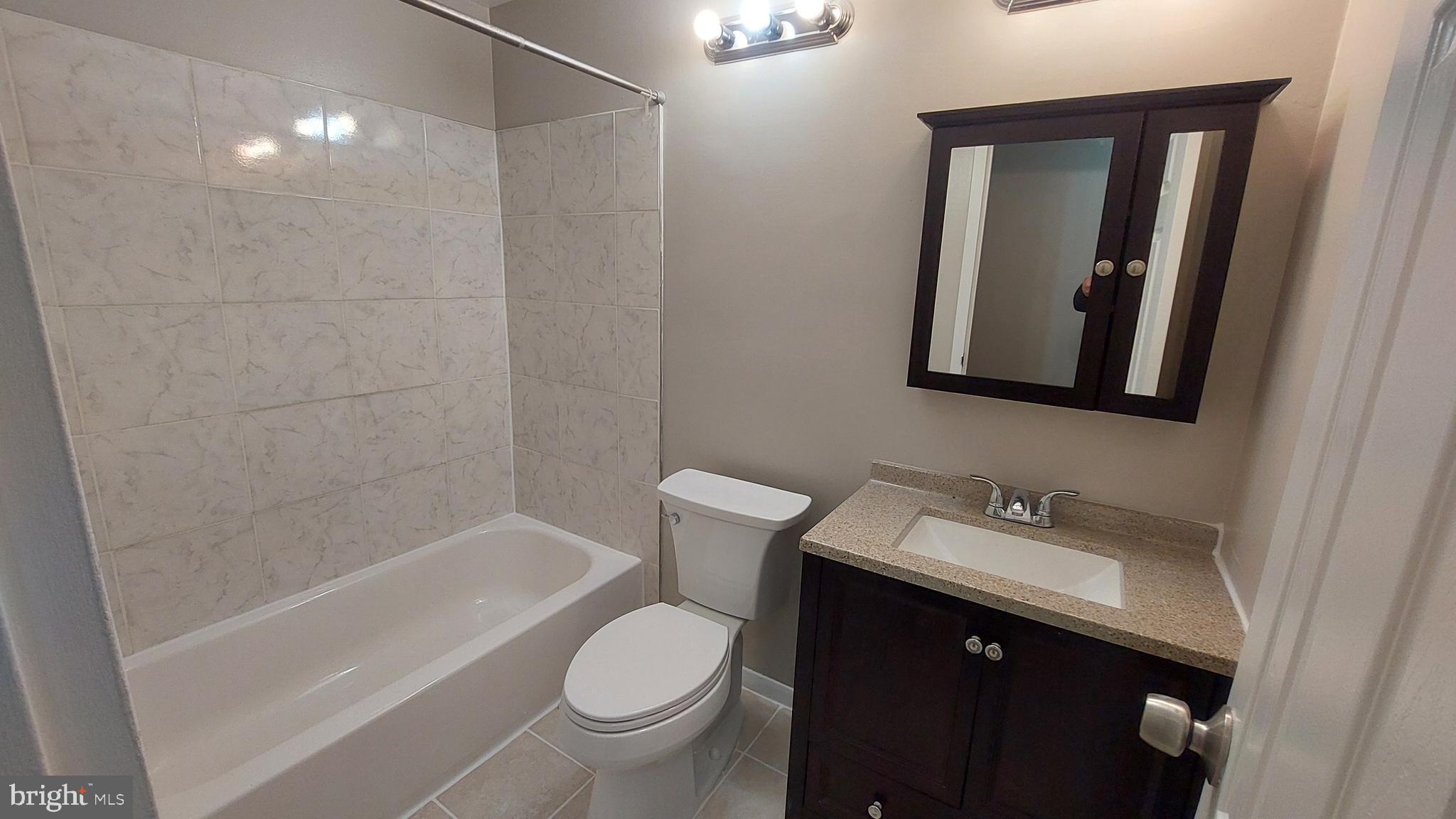 18622 Walkers Choice Road, Unit 6 Montgomery Village, MD 20886 - Photo 35 of 37 Hall Bath