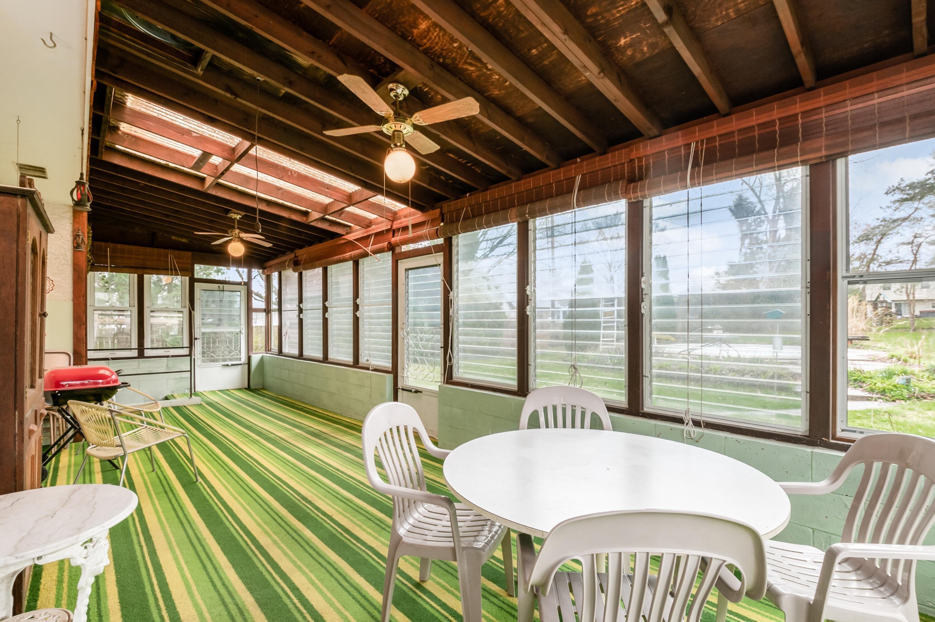 6611 Millbrae Road Columbus, OH 43235 - Photo 28 of 34 3 Seasons Room