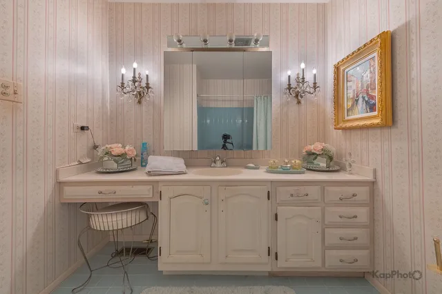 $243,000 | 3232 Chestnut Drive, Flossmoor, IL 60422