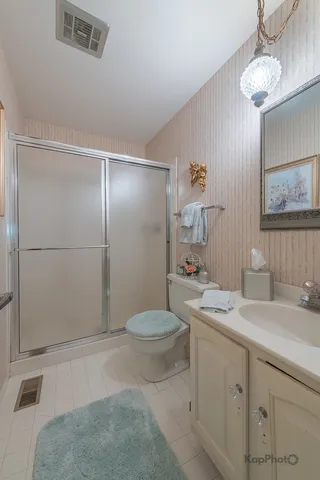 $243,000 | 3232 Chestnut Drive, Flossmoor, IL 60422