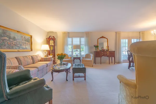 $243,000 | 3232 Chestnut Drive, Flossmoor, IL 60422