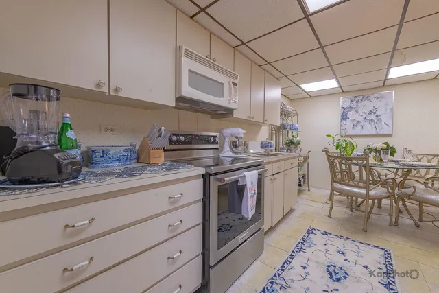 $243,000 | 3232 Chestnut Drive, Flossmoor, IL 60422