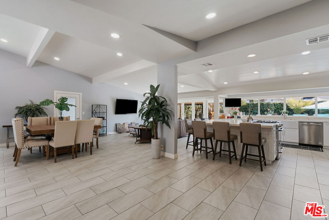 11332 Loch Lomond Road Los Alamitos, CA 90720 - Photo 12 of 55