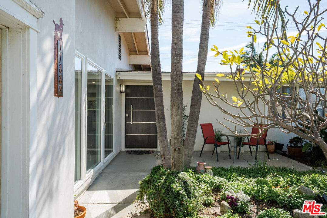 11332 Loch Lomond Road Los Alamitos, CA 90720 - Photo 6 of 55