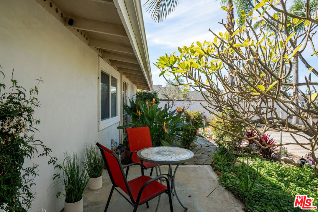 11332 Loch Lomond Road Los Alamitos, CA 90720 - Photo 7 of 55