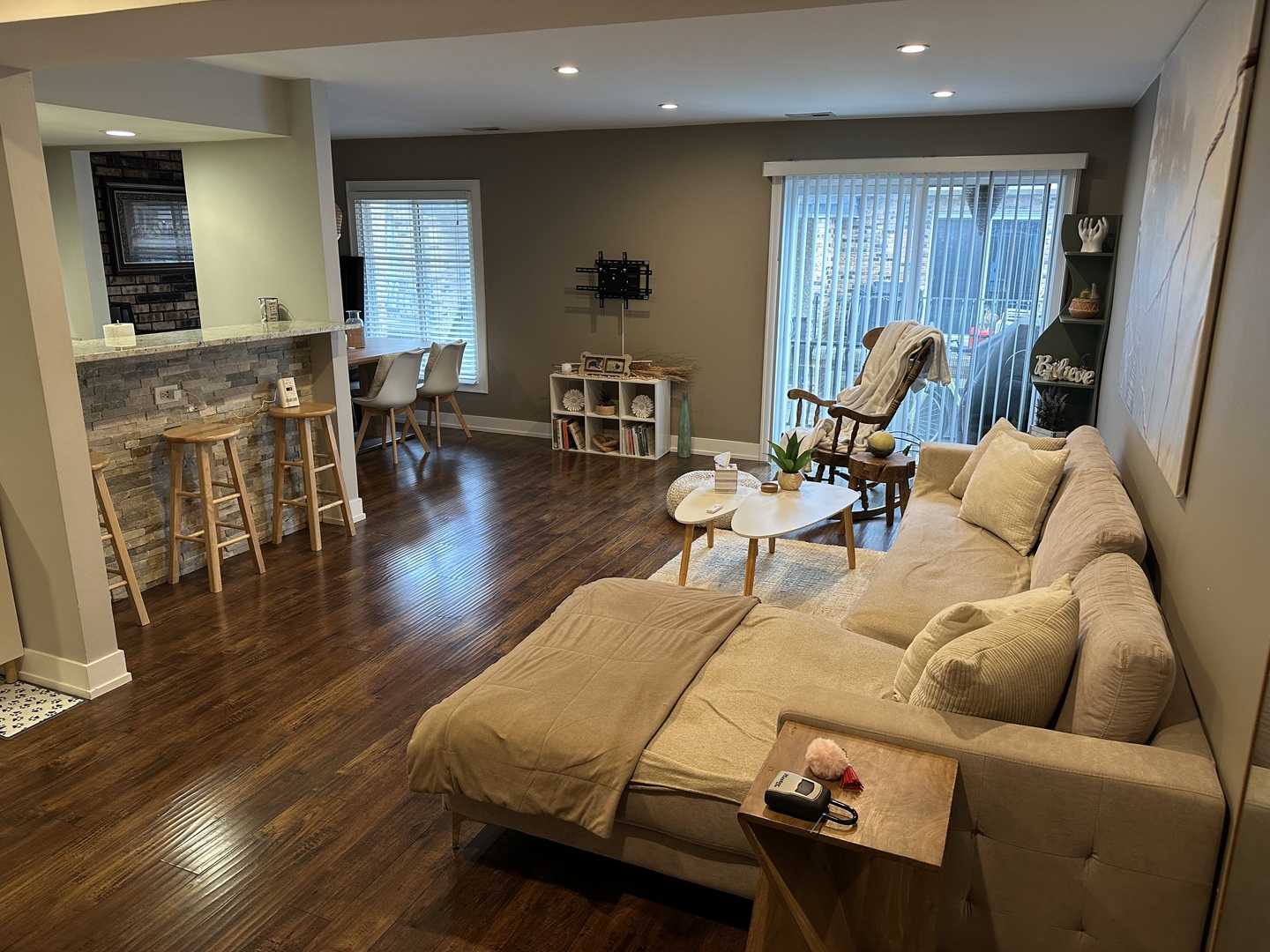 9830 Sayre Avenue, Unit 13 Chicago Ridge, IL 60415 - Photo 6 of 34 a living room with furniture and wooden floor
