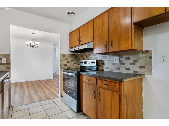 $425,000 | 930 Southeast 212th Avenue, Gresham, OR 97030