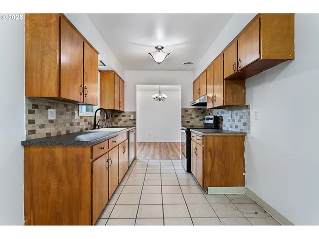 $425,000 | 930 Southeast 212th Avenue, Gresham, OR 97030