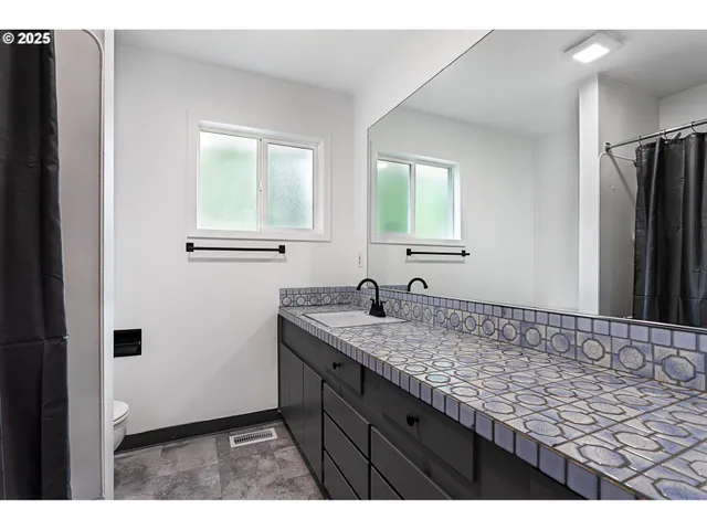 $425,000 | 930 Southeast 212th Avenue, Gresham, OR 97030