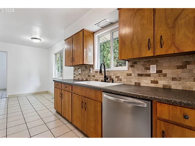 $425,000 | 930 Southeast 212th Avenue, Gresham, OR 97030